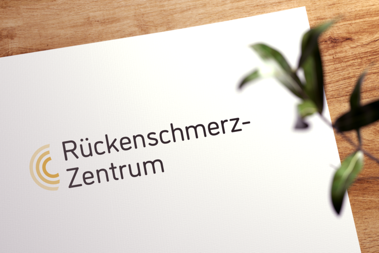 Logo für Rückenschmerz-Zentrum – created by meinpraxisauftritt.ch